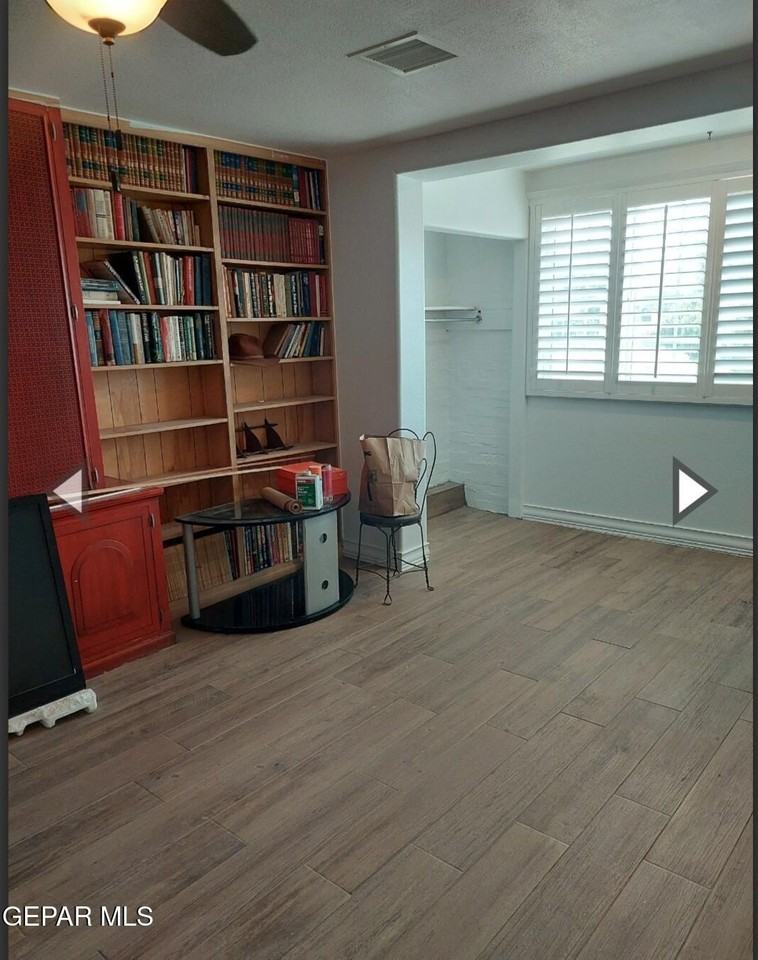 301 Rose Ln - Photo 5 of 21