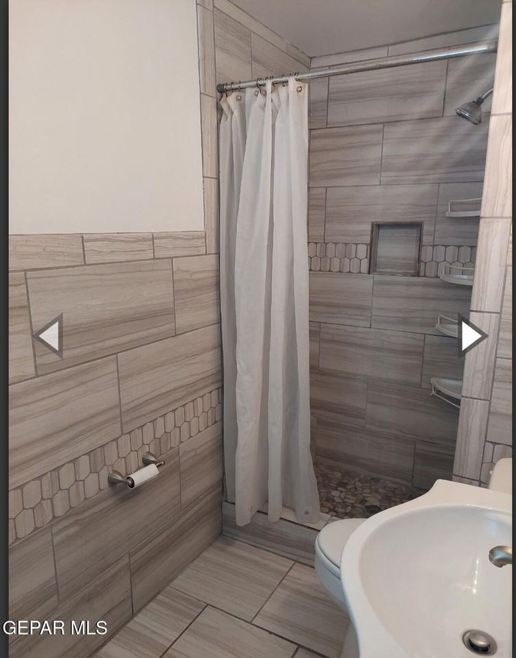 301 Rose Ln - Photo 7 of 21