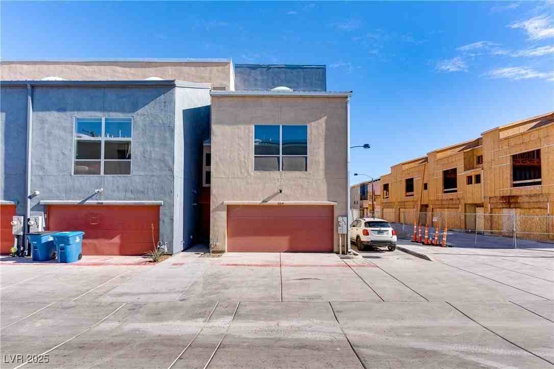 254 Tower St - Photo 6 of 36