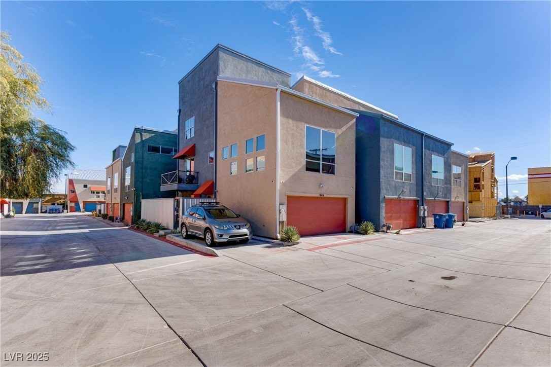 254 Tower St - Photo 7 of 36