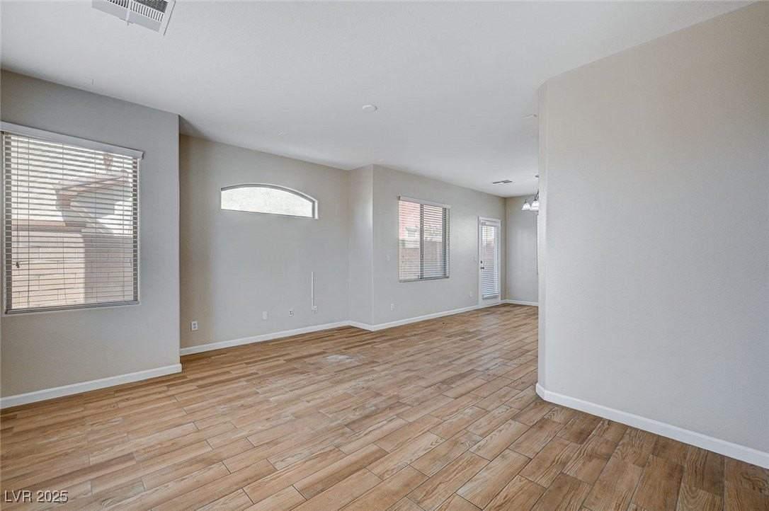 684 Sumatra Place - Photo 4 of 38