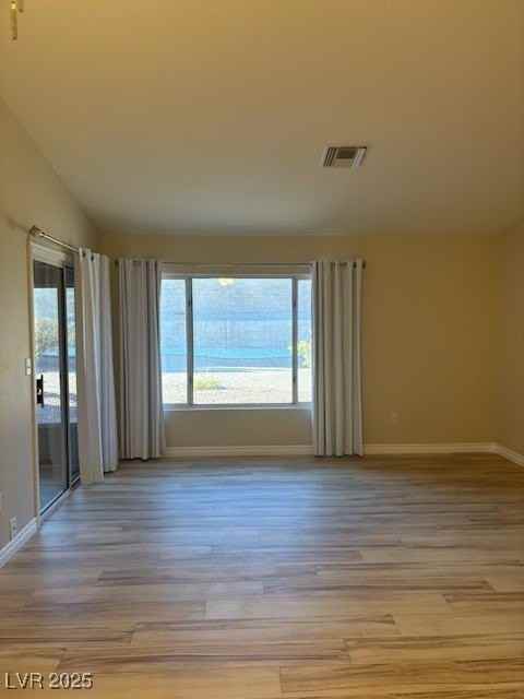 2605 Deer Lake St - Photo 3 of 17