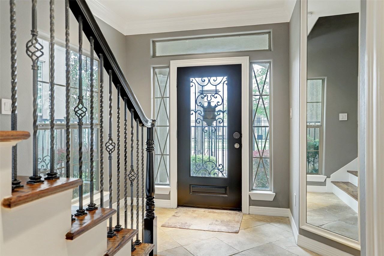 2810 Helena St - Photo 2 of 16