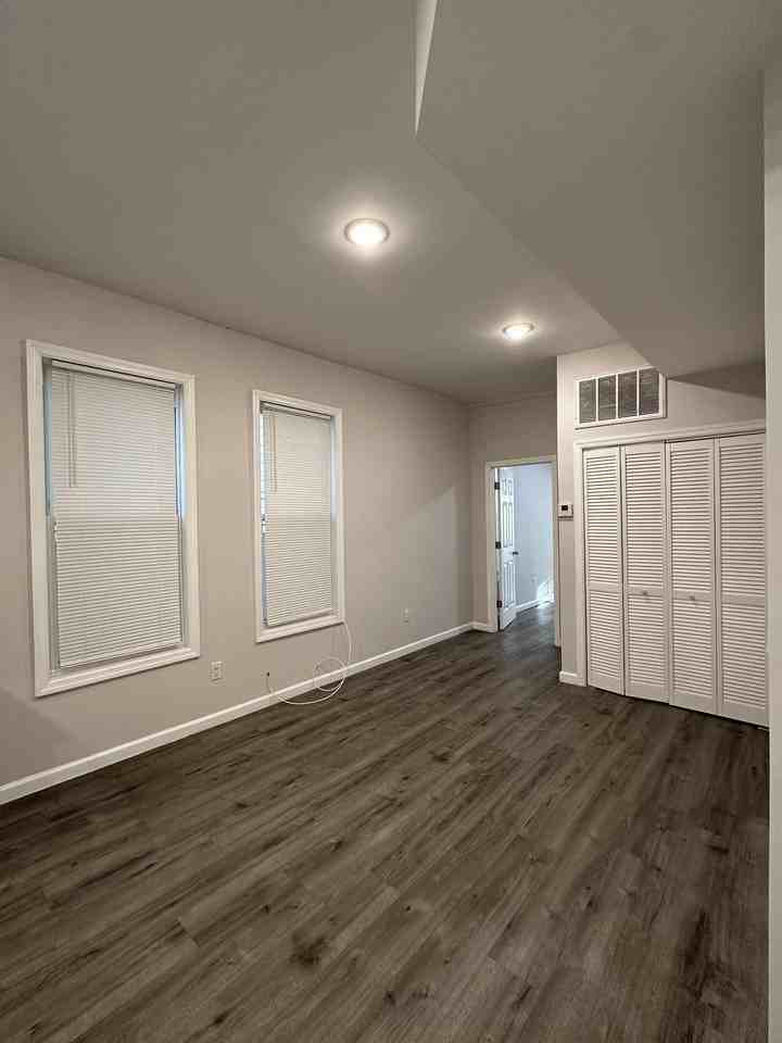 38 Clendenny Ave #1R - Photo 3 of 18