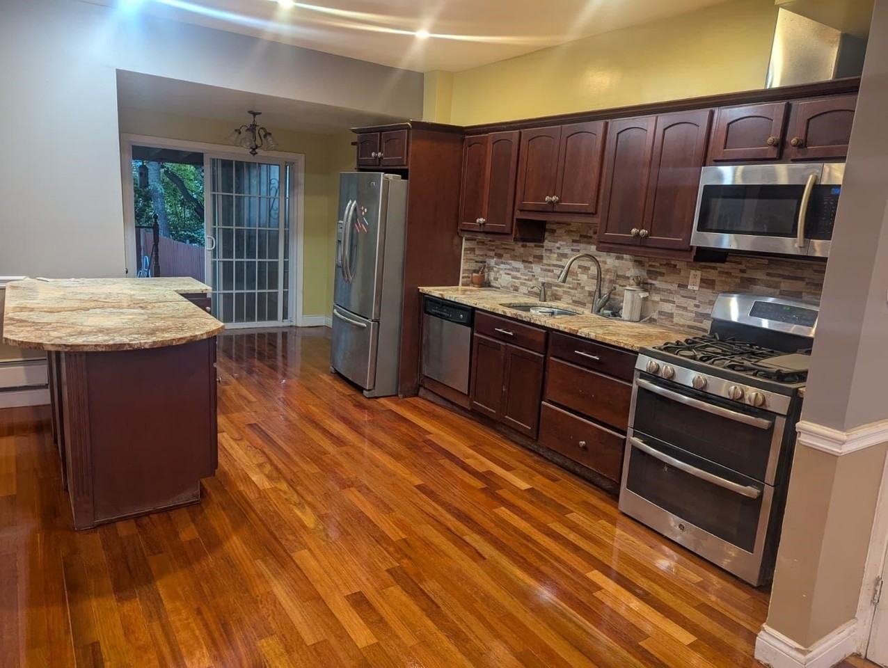 69 Virginia Ave - Photo 4 of 11