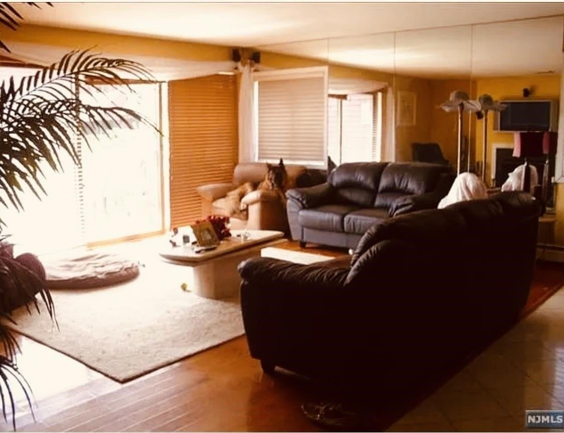 8C Cove Ln N - Photo 2 of 9