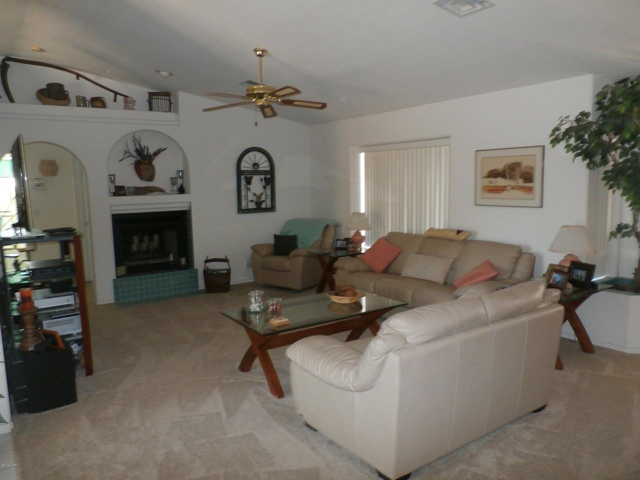 2020 Burgundy Dr - Photo 3 of 23