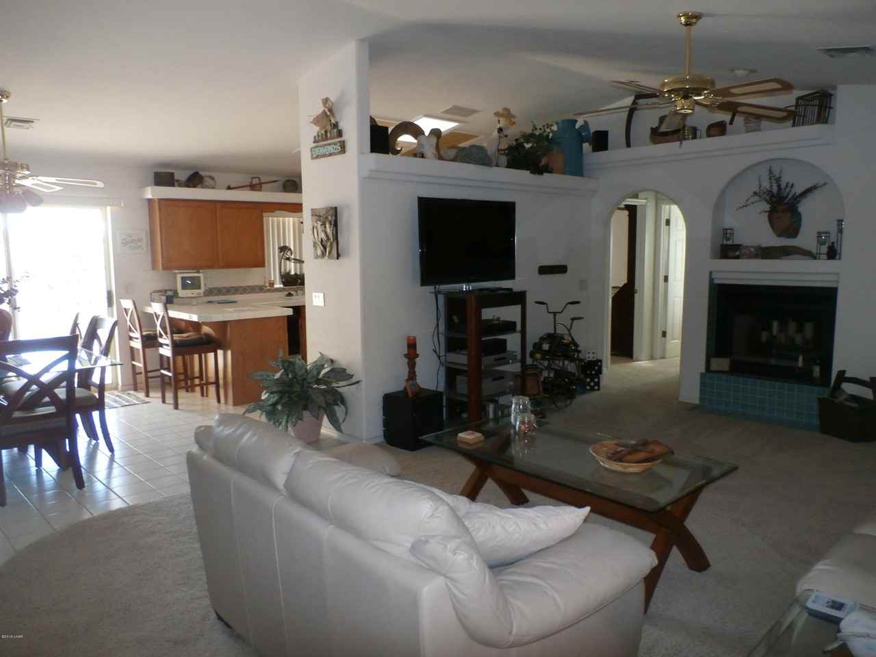 2020 Burgundy Dr - Photo 4 of 23