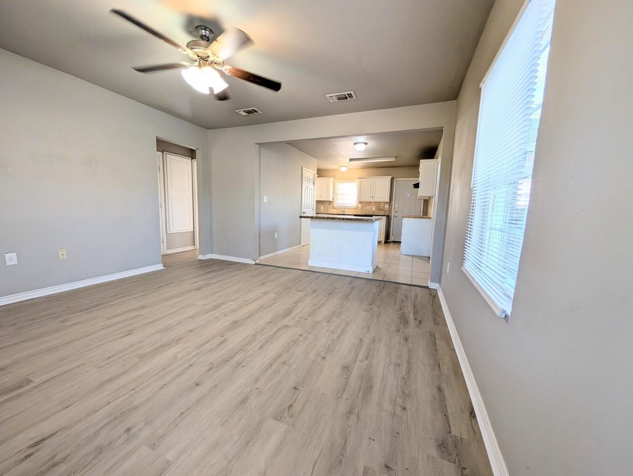 1506 Avenue U - Photo 5 of 10