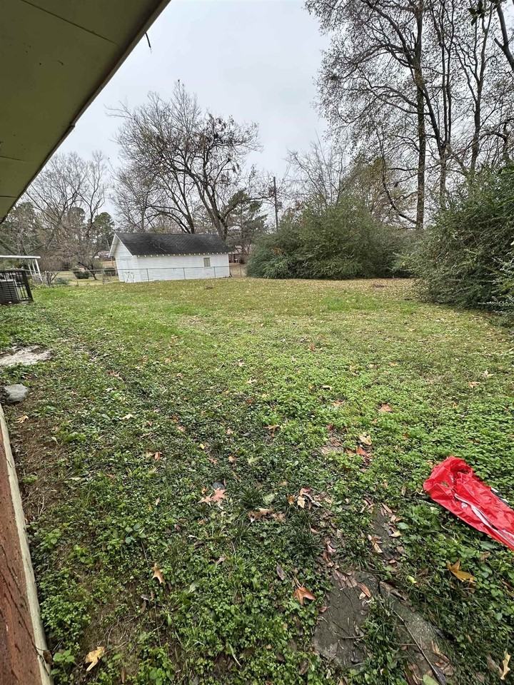 580 Parkdale Dr - Photo 2 of 7