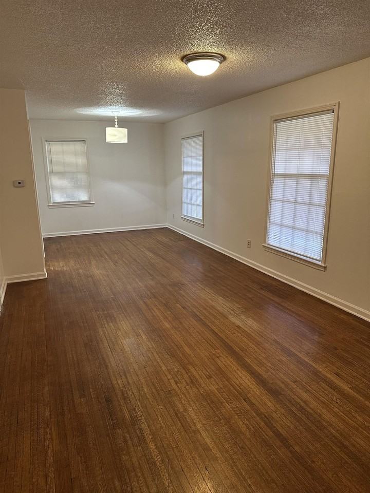 580 Parkdale Dr - Photo 4 of 7