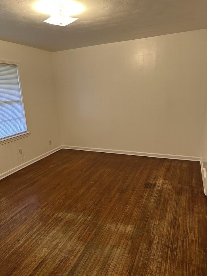 580 Parkdale Dr - Photo 6 of 7