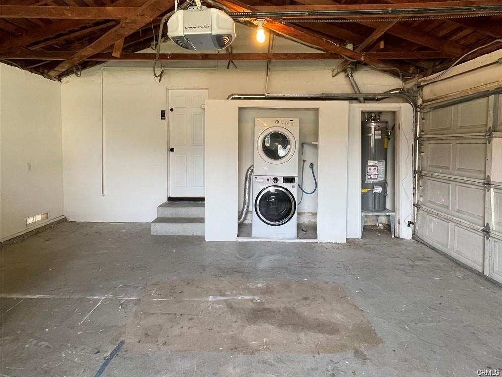 20329 Haynes St - Photo 3 of 8