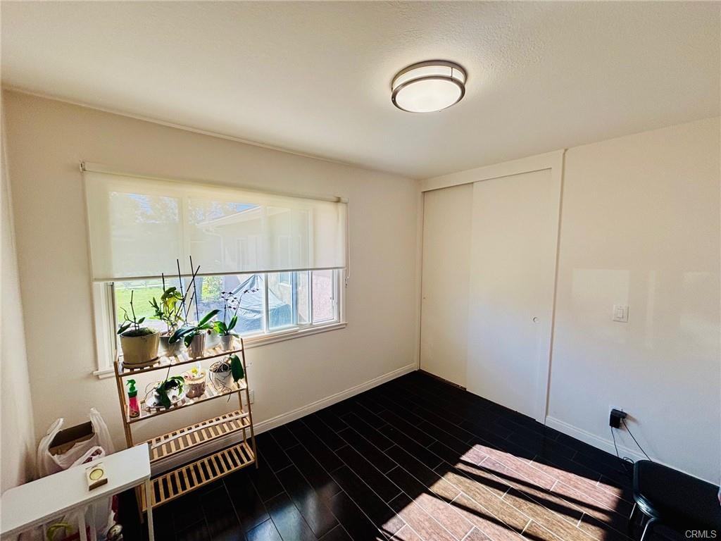 23813 Calvert St - Photo 5 of 8