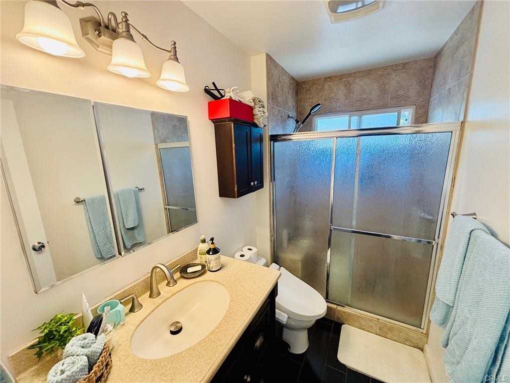 23813 Calvert St - Photo 7 of 8