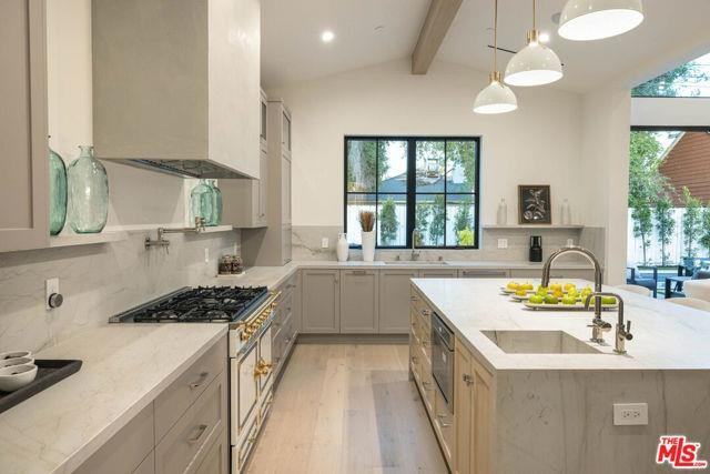 4512 Sunnyslope Ave - Photo 5 of 8