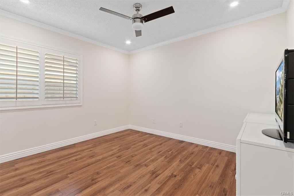 14915 San Fernando Mission Blvd - Photo 3 of 8