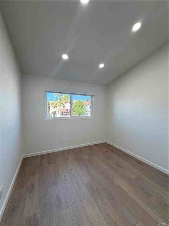 25032 Sanoria St - Photo 3 of 8
