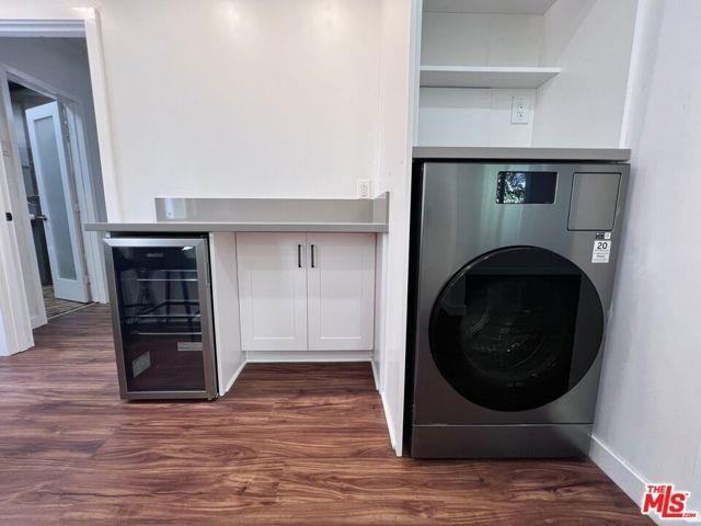 832 Indiana Ave - Photo 3 of 8