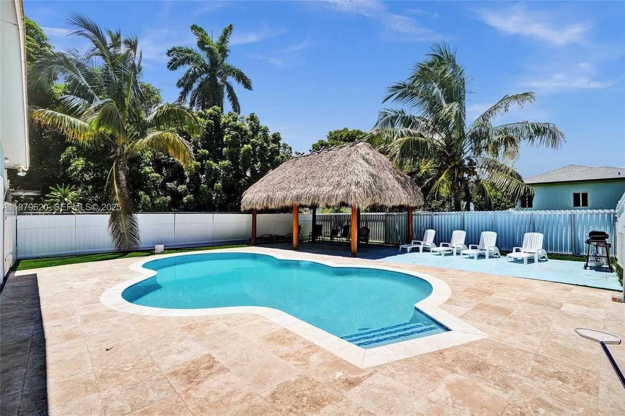 16000 N Miami Ave - Photo 5 of 46