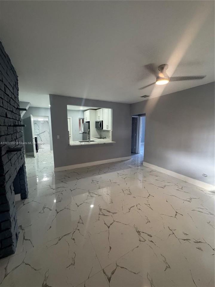 1171 Ne 161st Ter - Photo 3 of 8