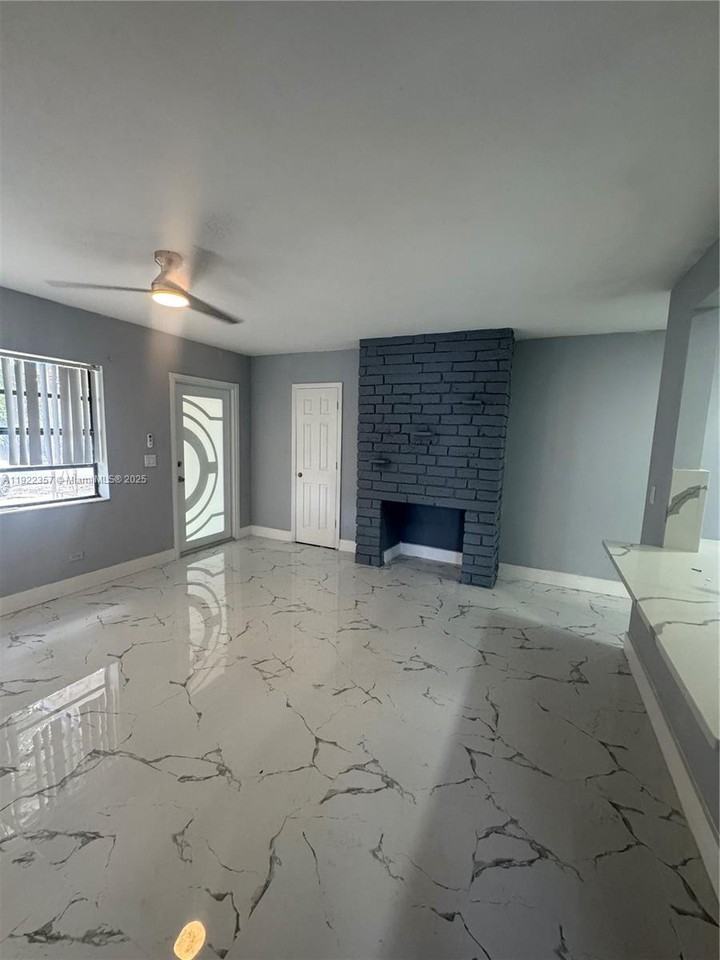 1171 Ne 161st Ter - Photo 4 of 8