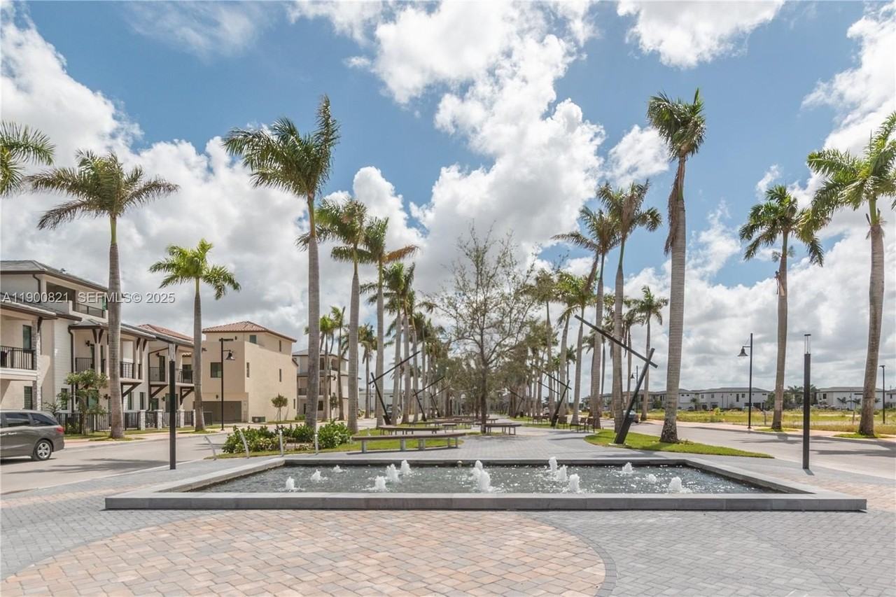 4640 Nw 84th Ave #46