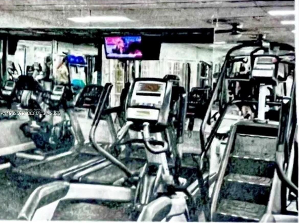 1522 Southeast 16th Avenue #1522 - Photo 7 of 22