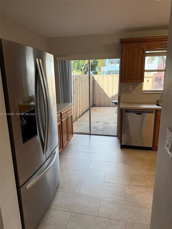 6250 Sw 130th Ave #703 - Photo 4 of 29