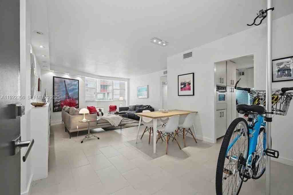 3301 Ne 5th Ave #814 - Photo 3 of 14