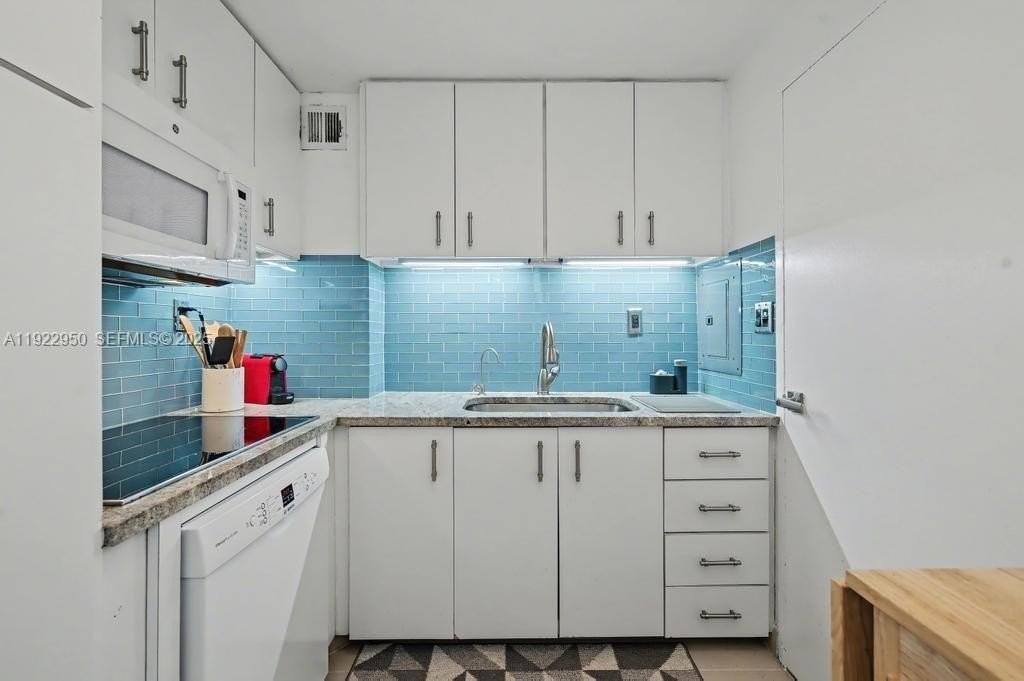 3301 Ne 5th Ave #814 - Photo 4 of 14