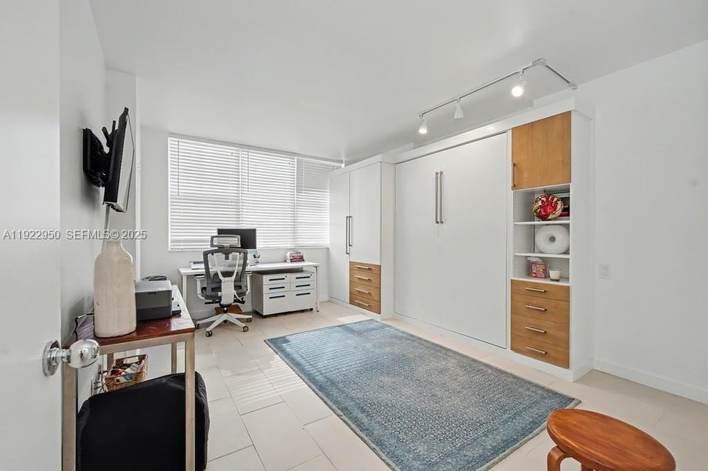 3301 Ne 5th Ave #814 - Photo 6 of 14