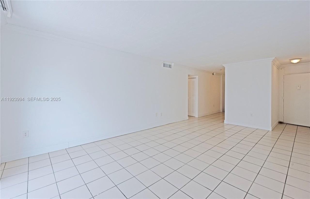 4142 Jefferson Avenue #2C - Photo 3 of 25