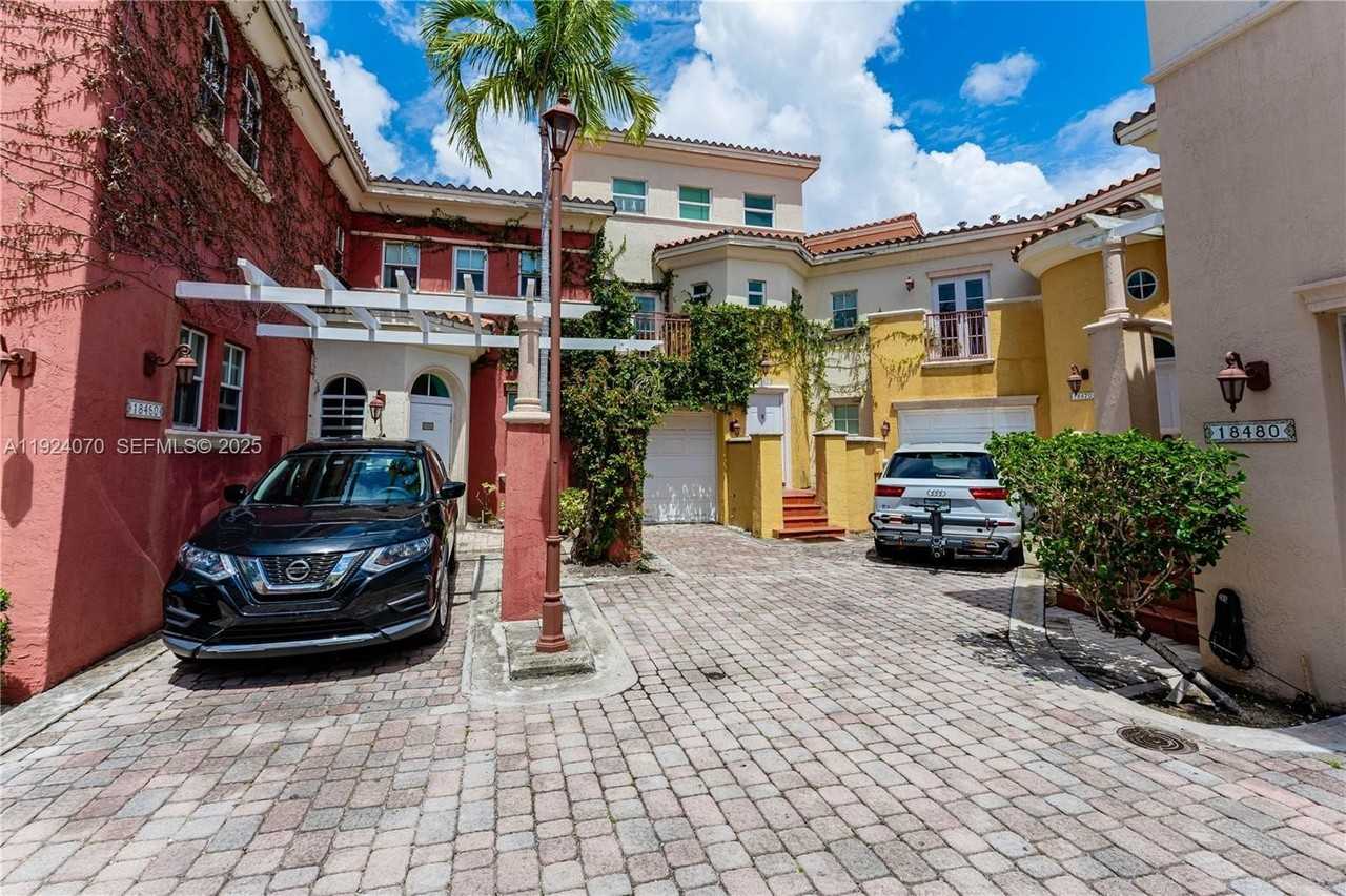 18460 Ne 30th Ave #18460 - Photo 3 of 44