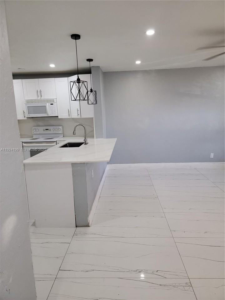 1710 Southwest 70th Way #1710 - Photo 5 of 9