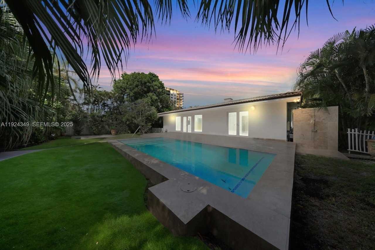 850 North Venetian Drive #0