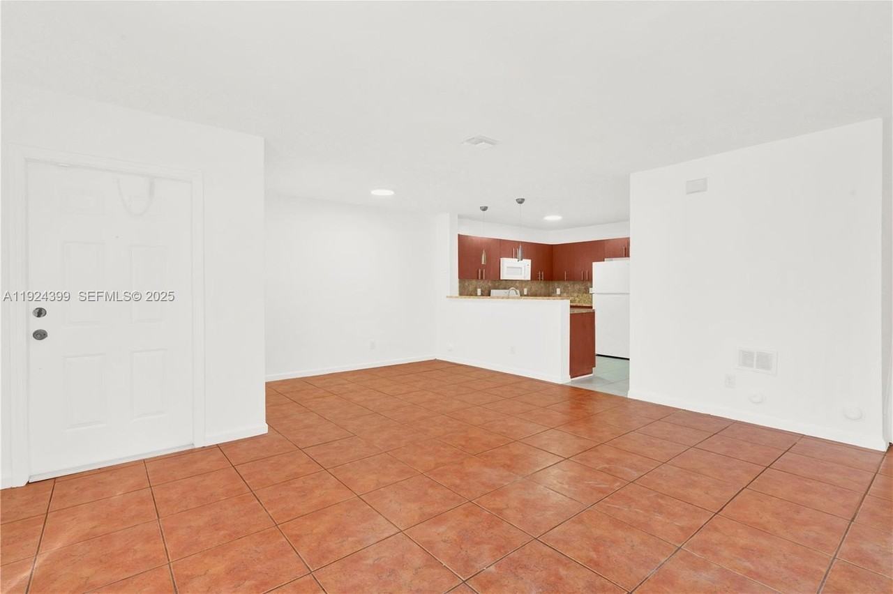 5411 Sw 125th Ter #5411 - Photo 5 of 22