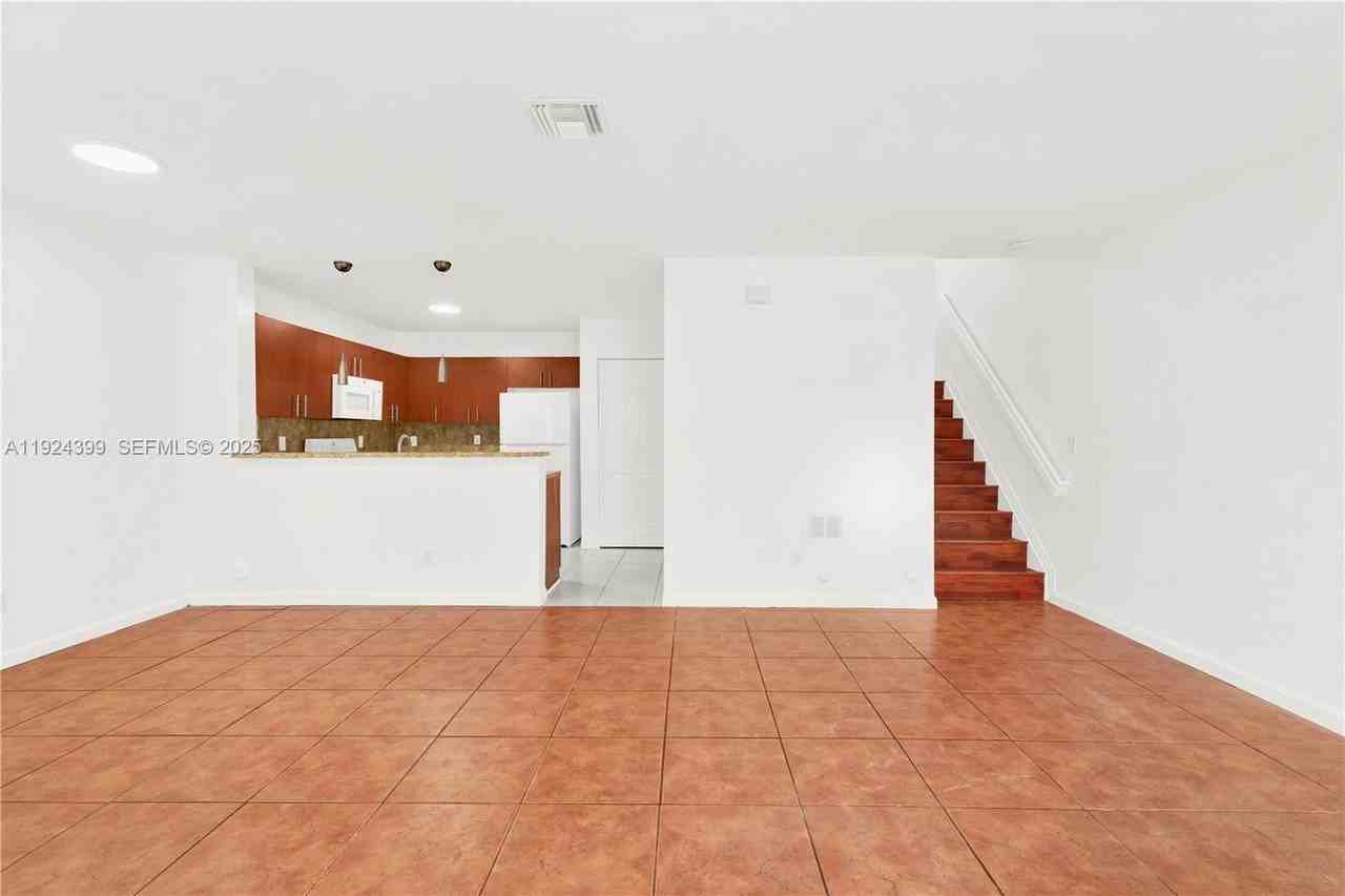 5411 Sw 125th Ter #5411 - Photo 6 of 22