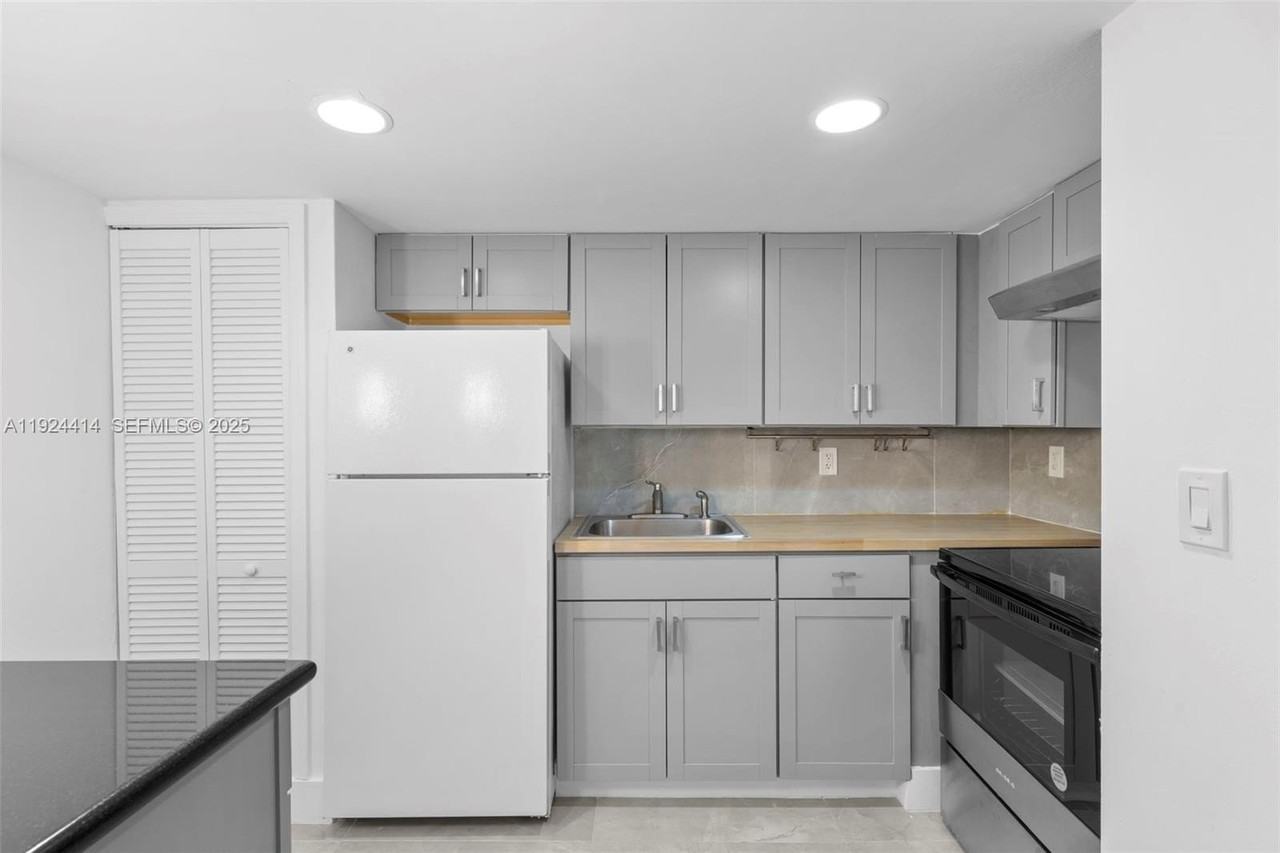 4335 Departures #405 - Photo 3 of 14