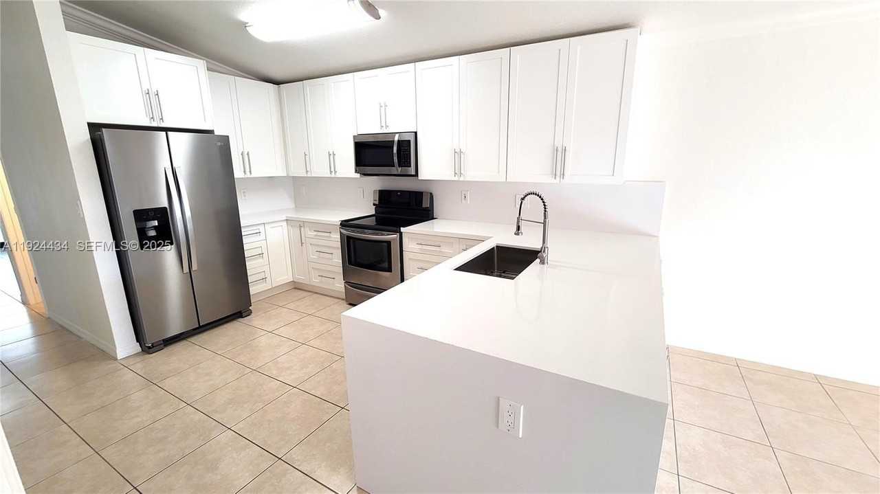 21472 Sw 89th Ct - Photo 2 of 20