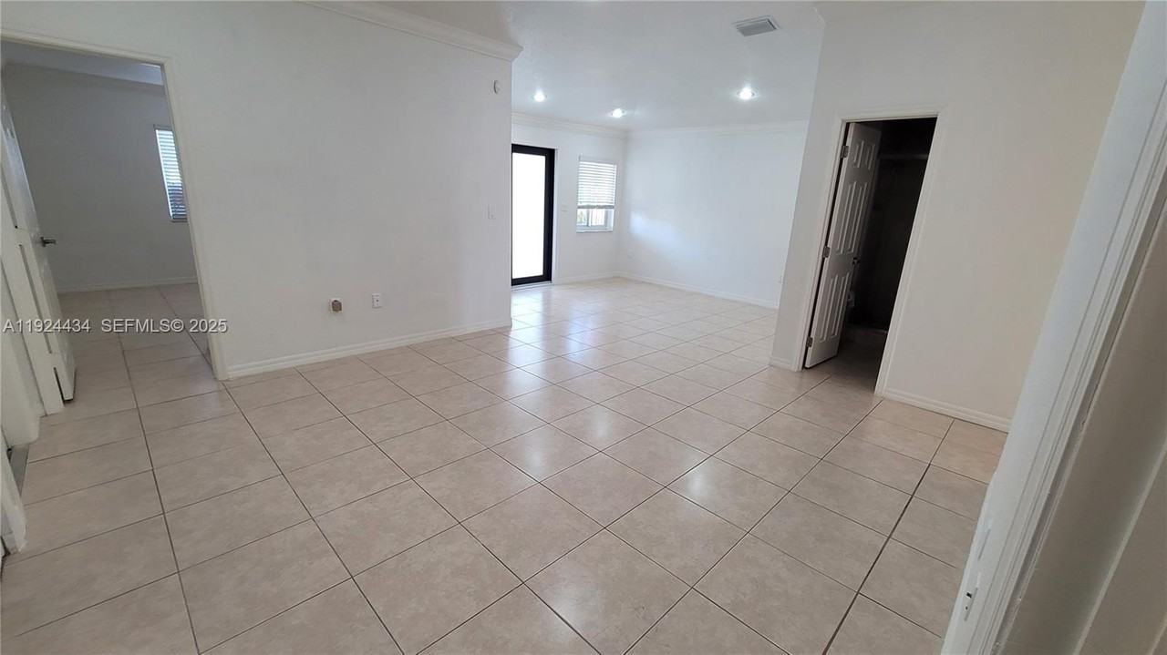 21472 Sw 89th Ct - Photo 3 of 20