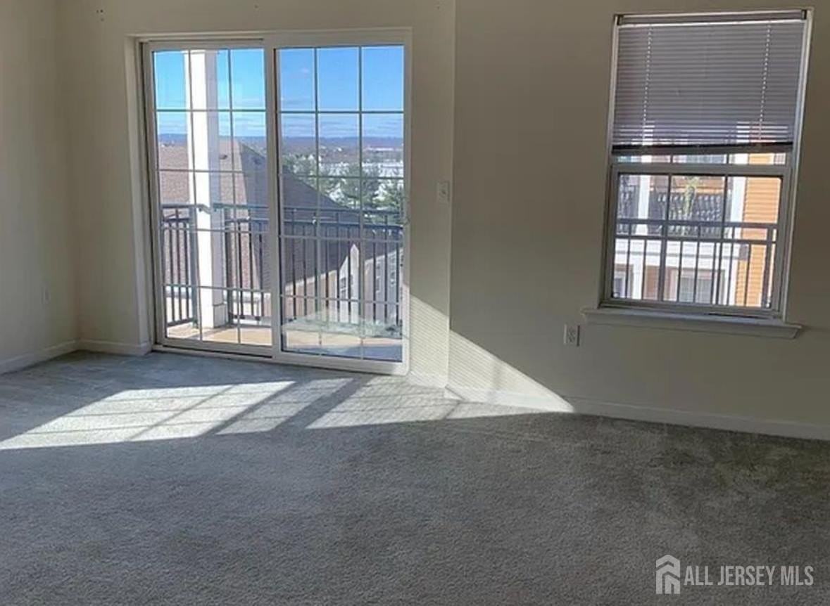 542 E Celebration Way - Photo 6 of 19