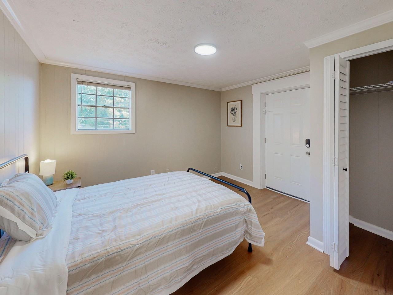 Orbit Circle - Photo 7 of 8