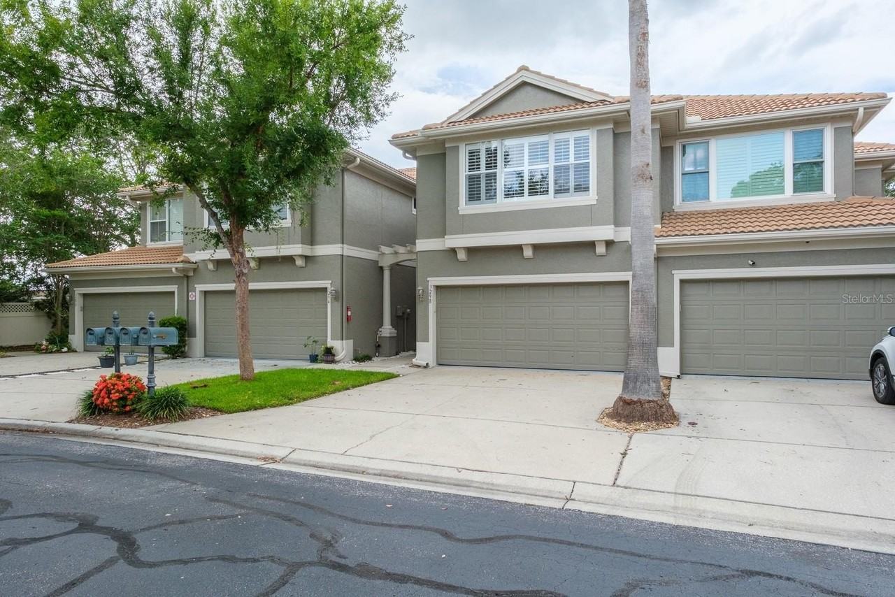 3298 Covered Bridge Dr W - Photo 3 of 50