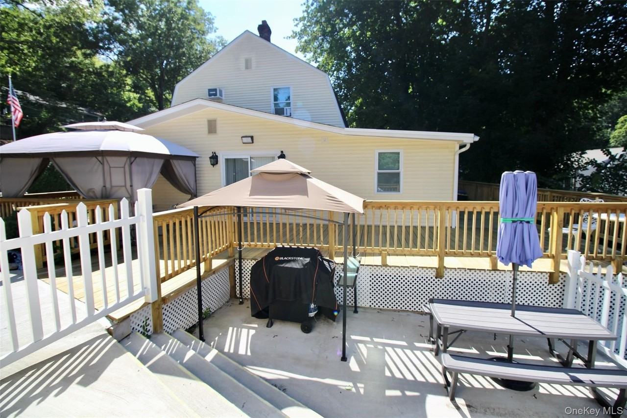 22 Hillside Ave - Photo 2 of 25