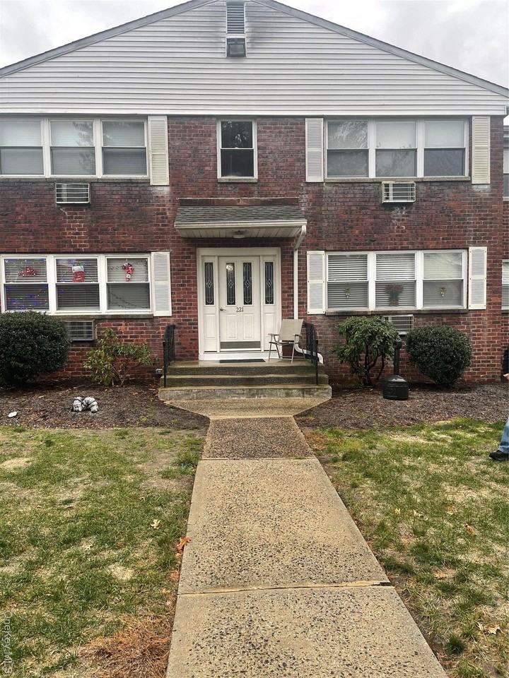 221 N Middletown Rd Apt C #C - Photo 2 of 10