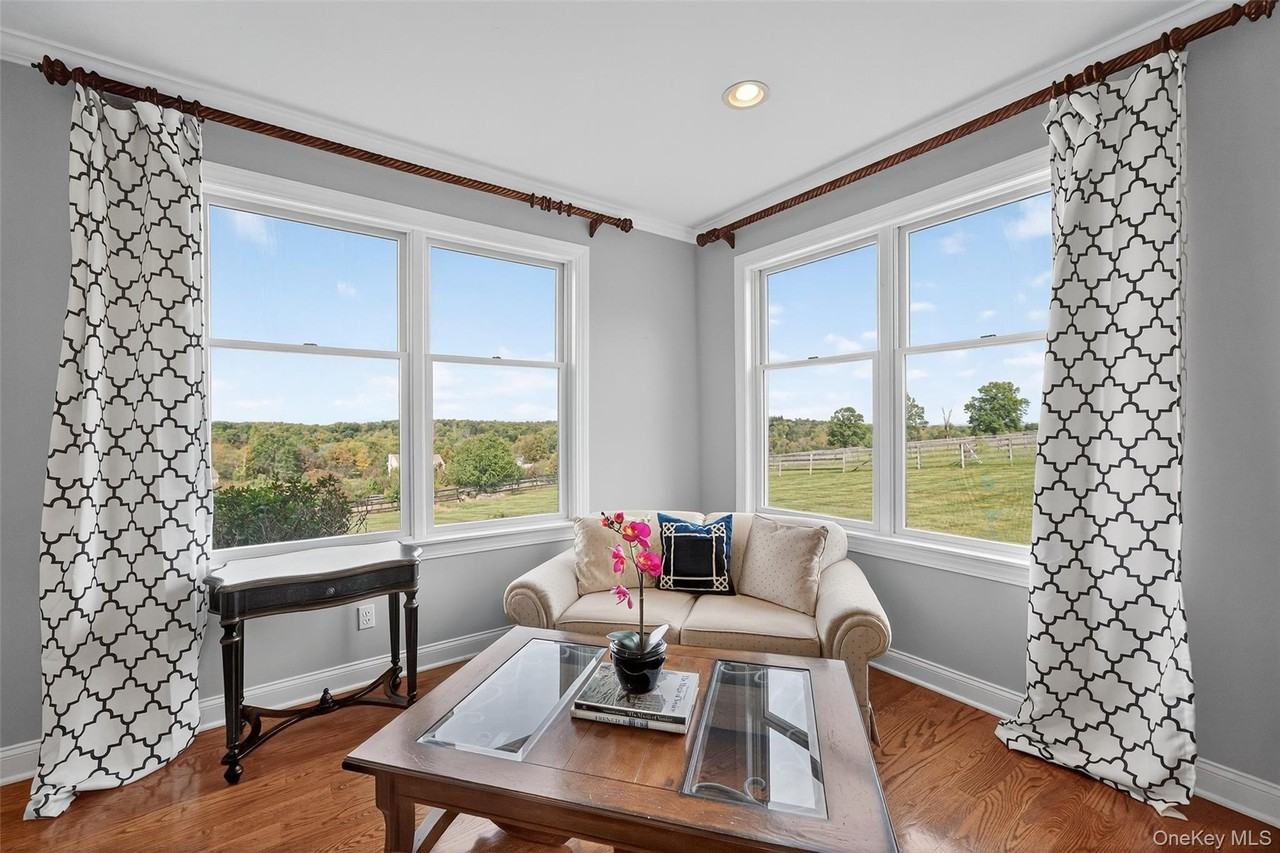 11 Dorian Way - Photo 7 of 40