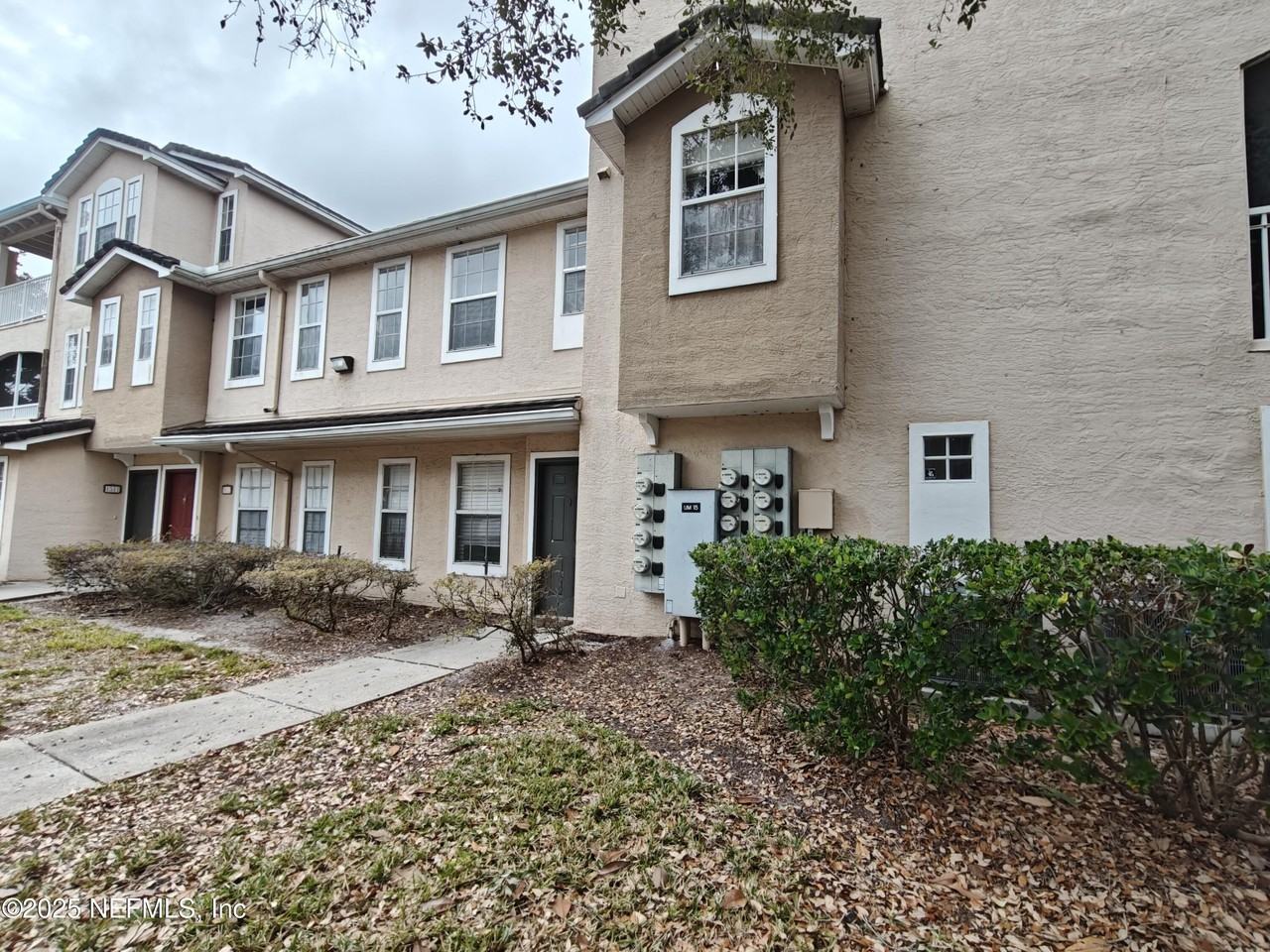 10075 Gate Pkwy N Apt 1513 #1513 - Photo 5 of 47