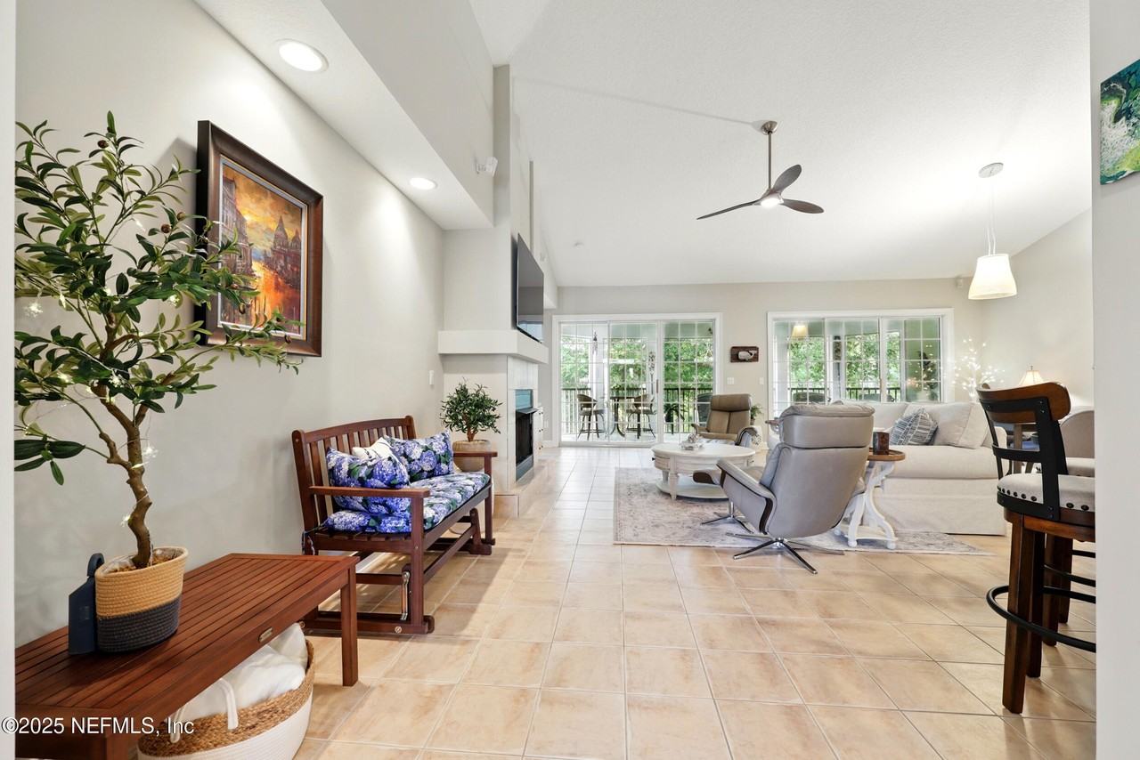 330 N Shore Cir Unit 1122 #1122 - Photo 5 of 50