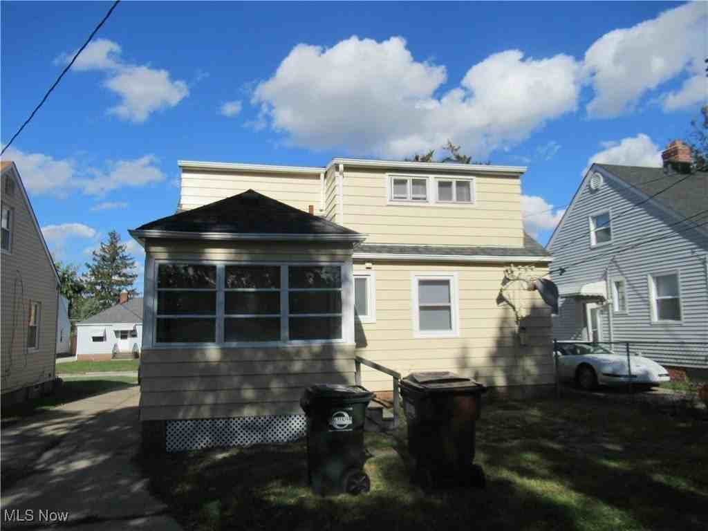 8005 Bremen Ave - Photo 4 of 27